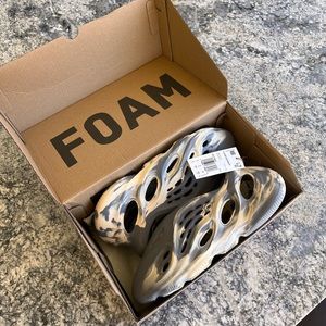 Yeezy Foam RNNR MXT Moon Grey Mens 6